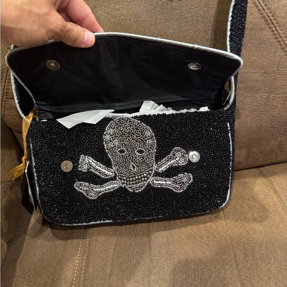 Viral Black Beaded Skull Shoulder Bag - Picture 4 of 5
